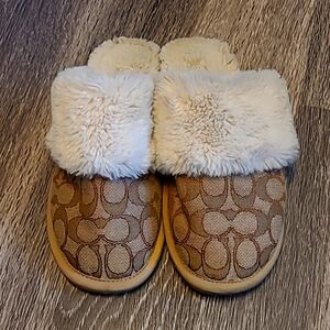 used-Coach 6B slippers